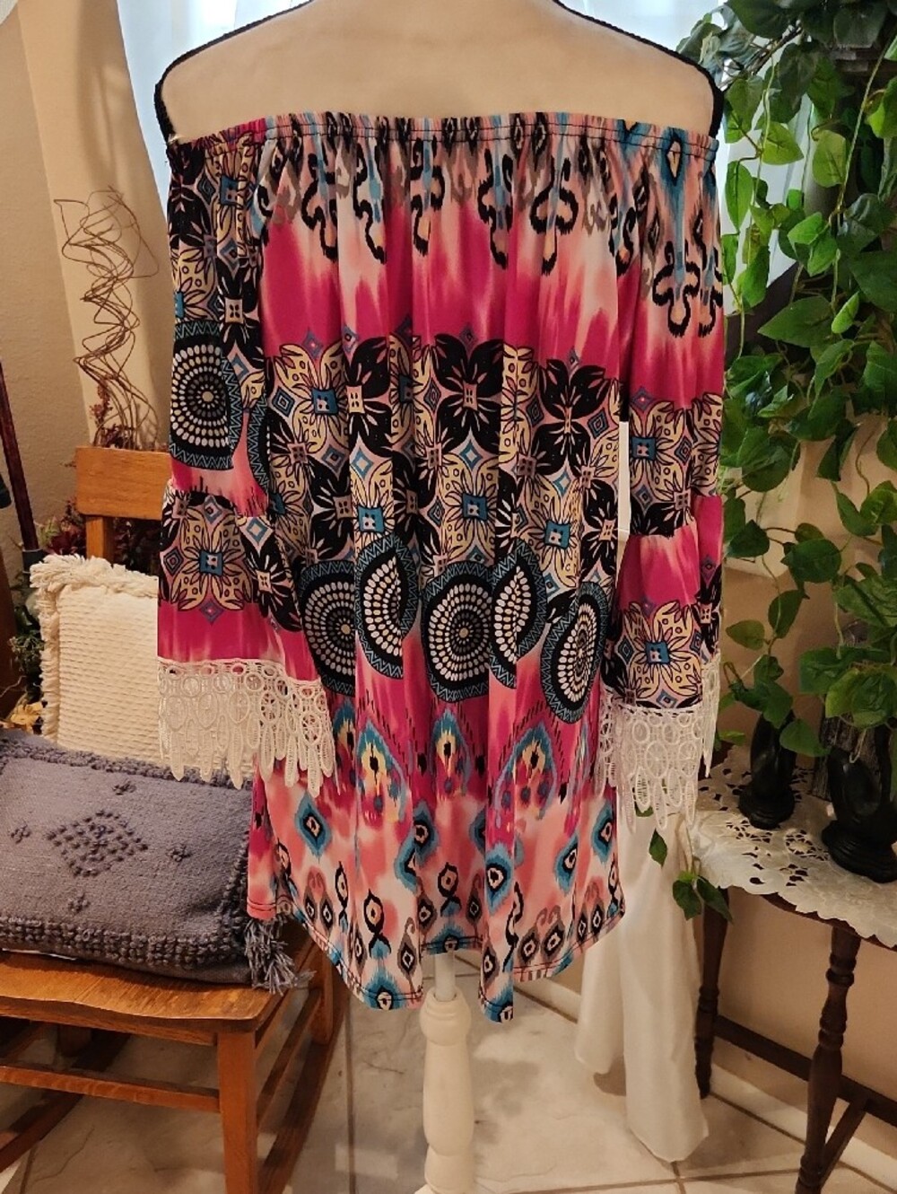 WinWin Pink & Blue Boho Off-Shoulder Lace Sleeve Tunic - Picture 5 of 8